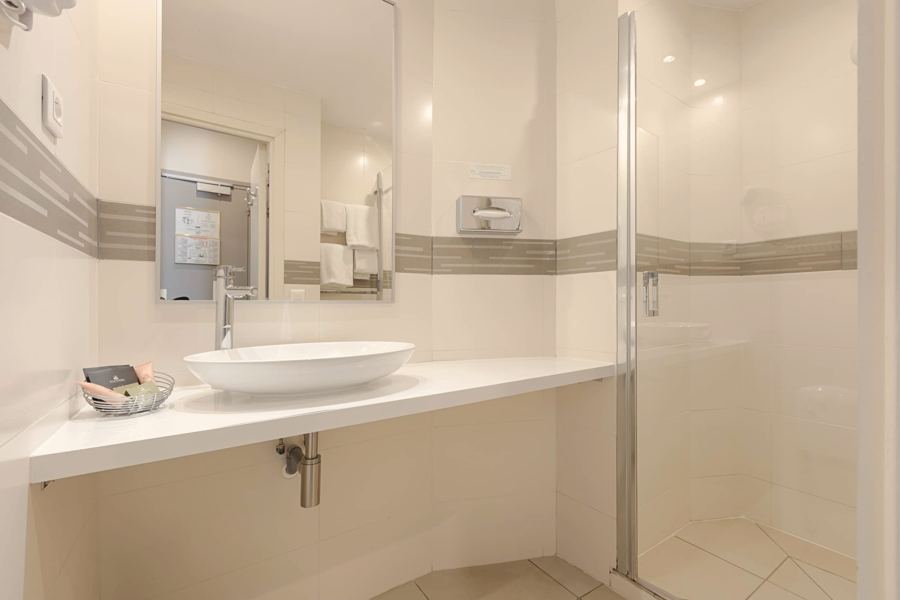 Une salle de douche