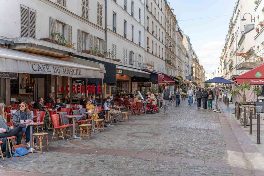 Terrasses de la rue Cler